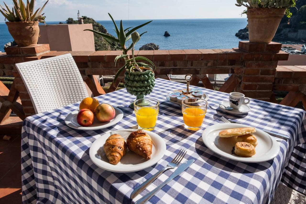 Hotel Villino Gallodoro 2*